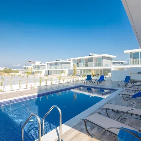 Sleeps 11 With Pool And Air Con Protaras