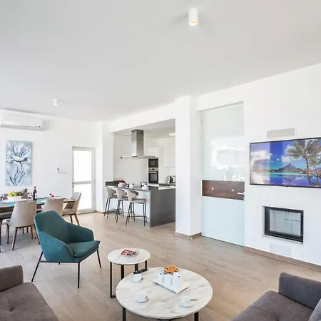 Sleeps 11 With Pool And Air Con * Protaras