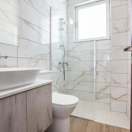Sleeps 11 With Pool And Air Con Villa *