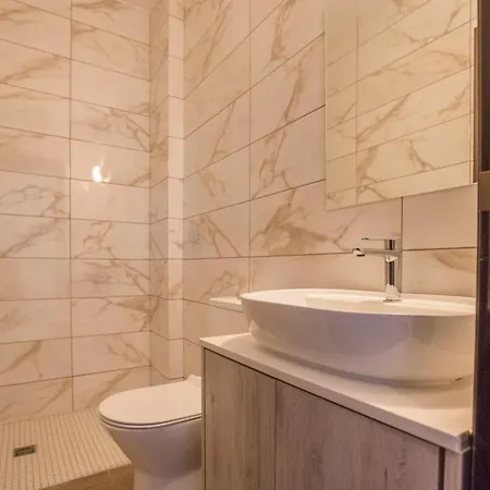 Vilă Sleeps 11 With Pool And Air Con Protaras